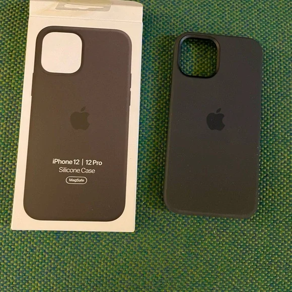 Brand New Apple iPhone 12 or 12Pro silicone case with MagSafe - Black - Picture 1 of 3